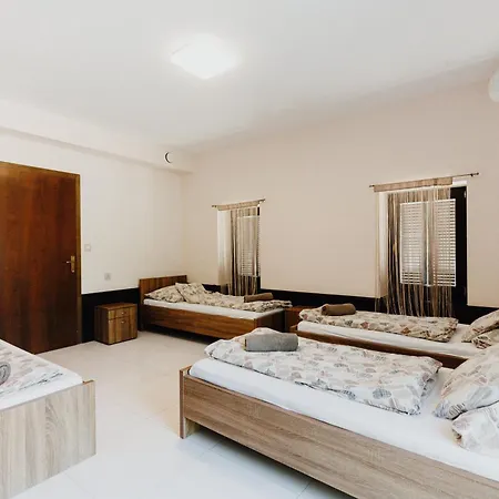 Villa Misúr *